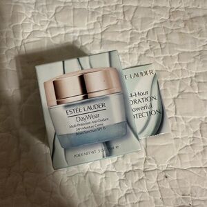 Estee Lauder DayWear Cream - White and Blue Packaging